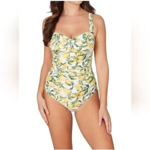 Nip Tuck Joanne Twist Front One Piece Swimsuit. Size 6 lemons summer beach pool